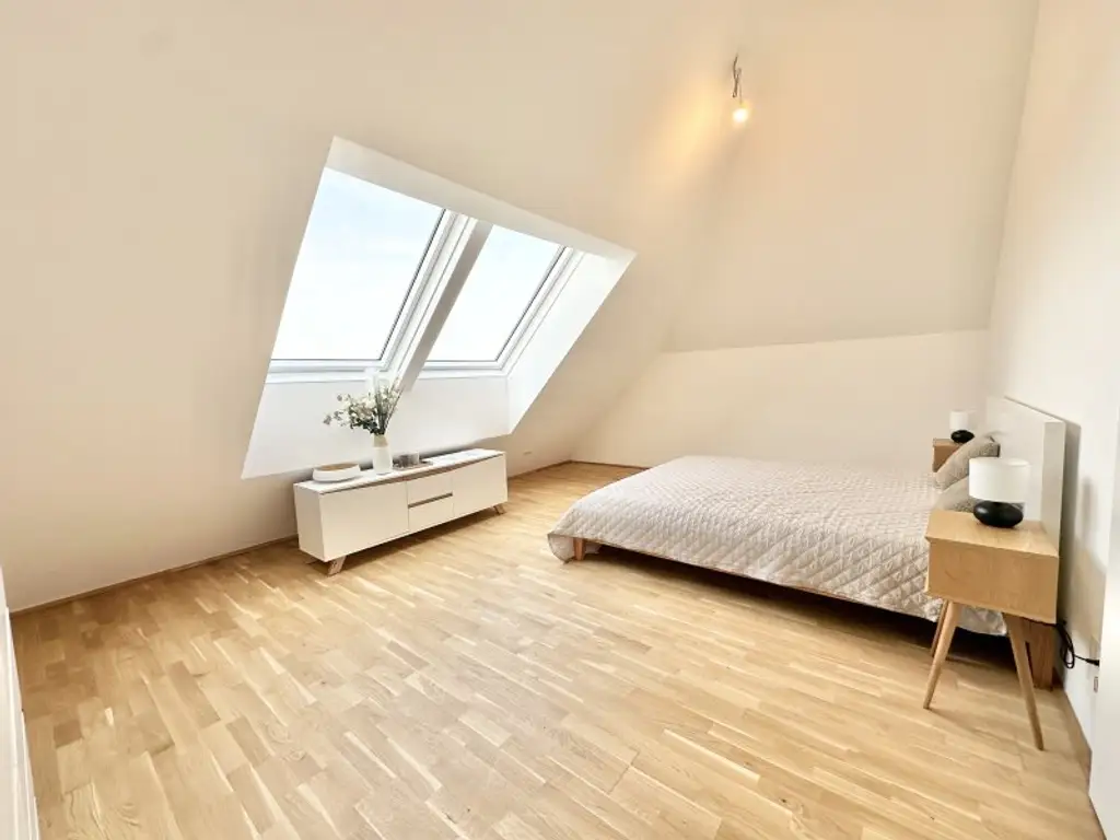 Hier müssen Sie schnell sein - AB SOFORT BEZIEHBAR!! Tolle 3 Zimmerdachgeschosswohnung + zwei Terrassen! Absolute Toplage! U1 Kagranerplatz!!