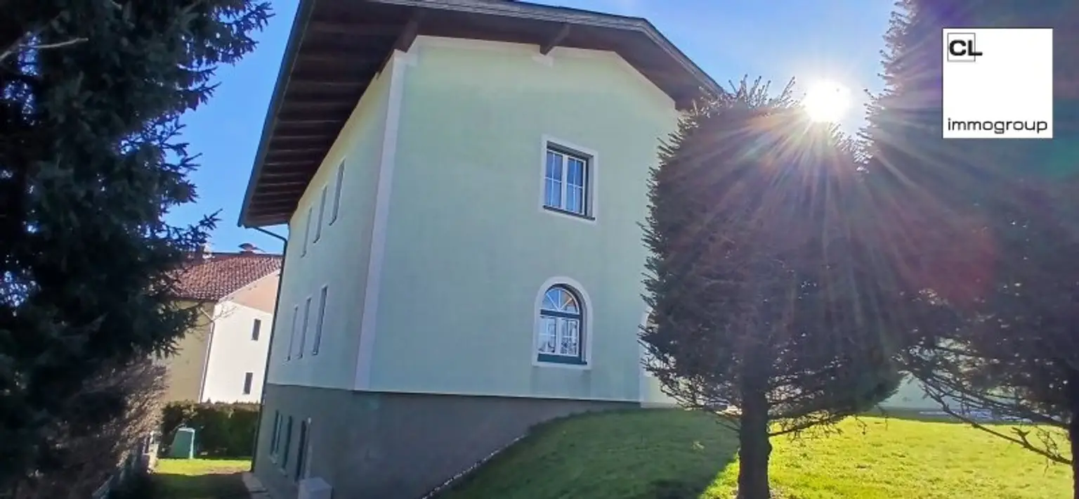 Großzügiges Zweifamilienhaus in Seekirchen am Wallersee - Ihr neues Zuhause mit schönen Ausblicken, großem Garten, Balkon, Doppelgarage und Gartenlaube (c) CL-immogroup, www.CL-immogroup.at