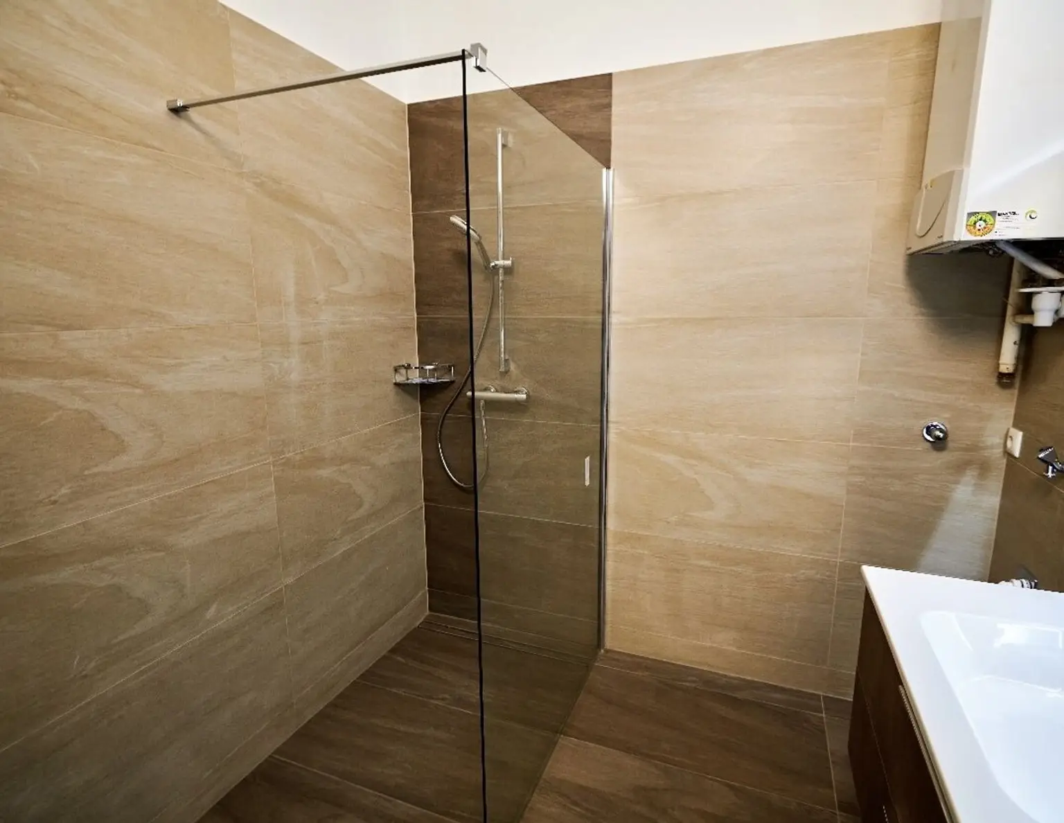 Altbau Rarität: 3-Zimmer-Wohnung, Küche extra in der Merangasse in Graz mit Terrasse hofseitig: 108 m²- Ihr neues Zuhause wartet!
