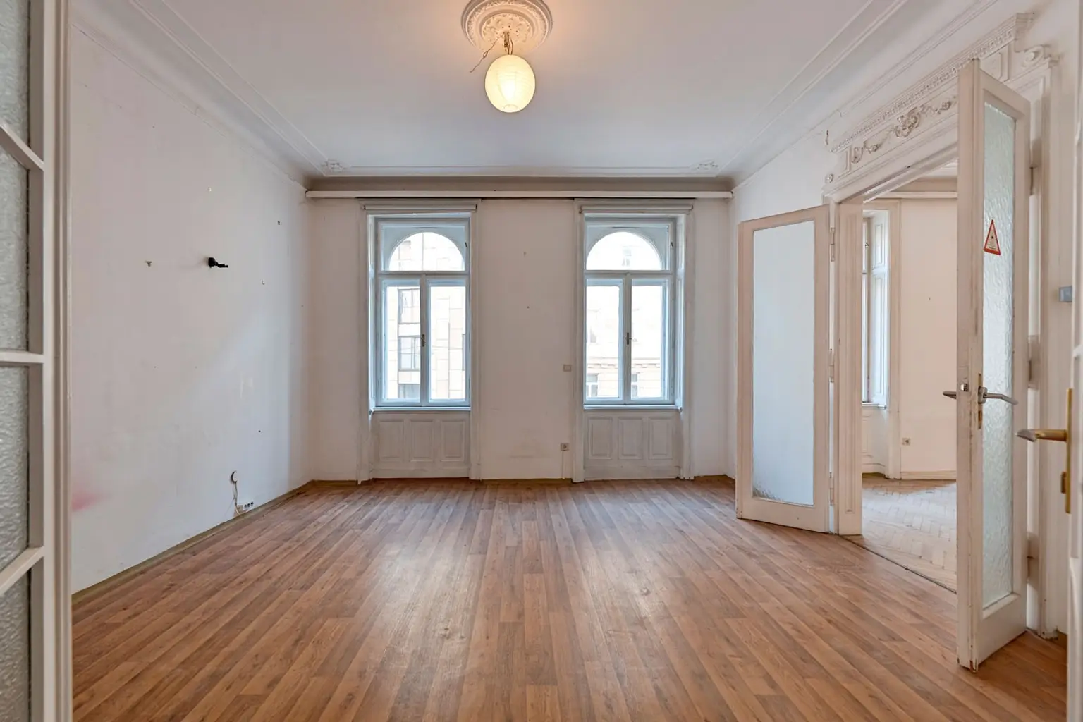 Altbaucharme mit großem Potenzial – 5-Zimmerwohnung im Herzen von Margareten