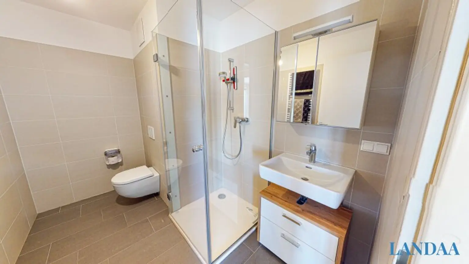 Wunderschöne 4 Zimmer Dachgeschosswohnung mit Garage