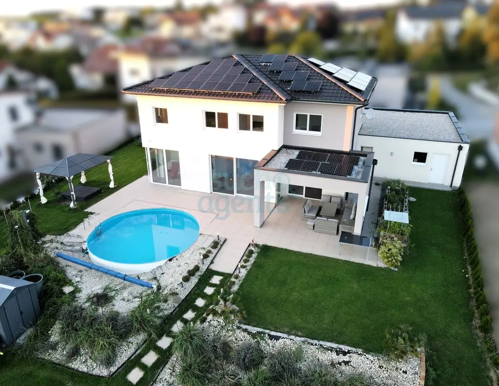 Exklusive Villa in Peuerbach, Baujahr 2022 - Pool, Sauna, Doppelgarage & mehr