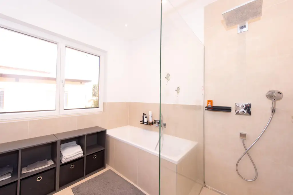 Stylisches Zuhause in Hart bei Graz – modern, bezugsbereit & neuwertig vollmöbliert
