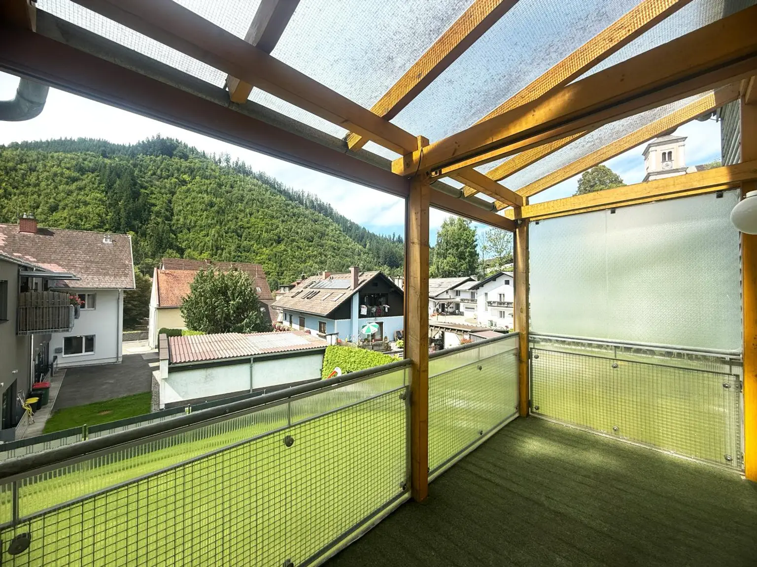 *** Moderne 77m² 3-Zimmer-Wohnung mit Terrasse & Carport – Wohnen im Herzen von Stanz!***
