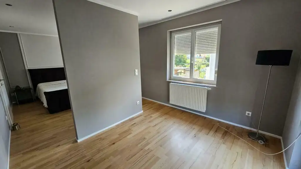 ** Großzügiges & edel saniertes Stadthaus ** Hochwertige Ausstattung ** 3 Bäder ** Einliegerwohnung ** absolute Ruhelage **