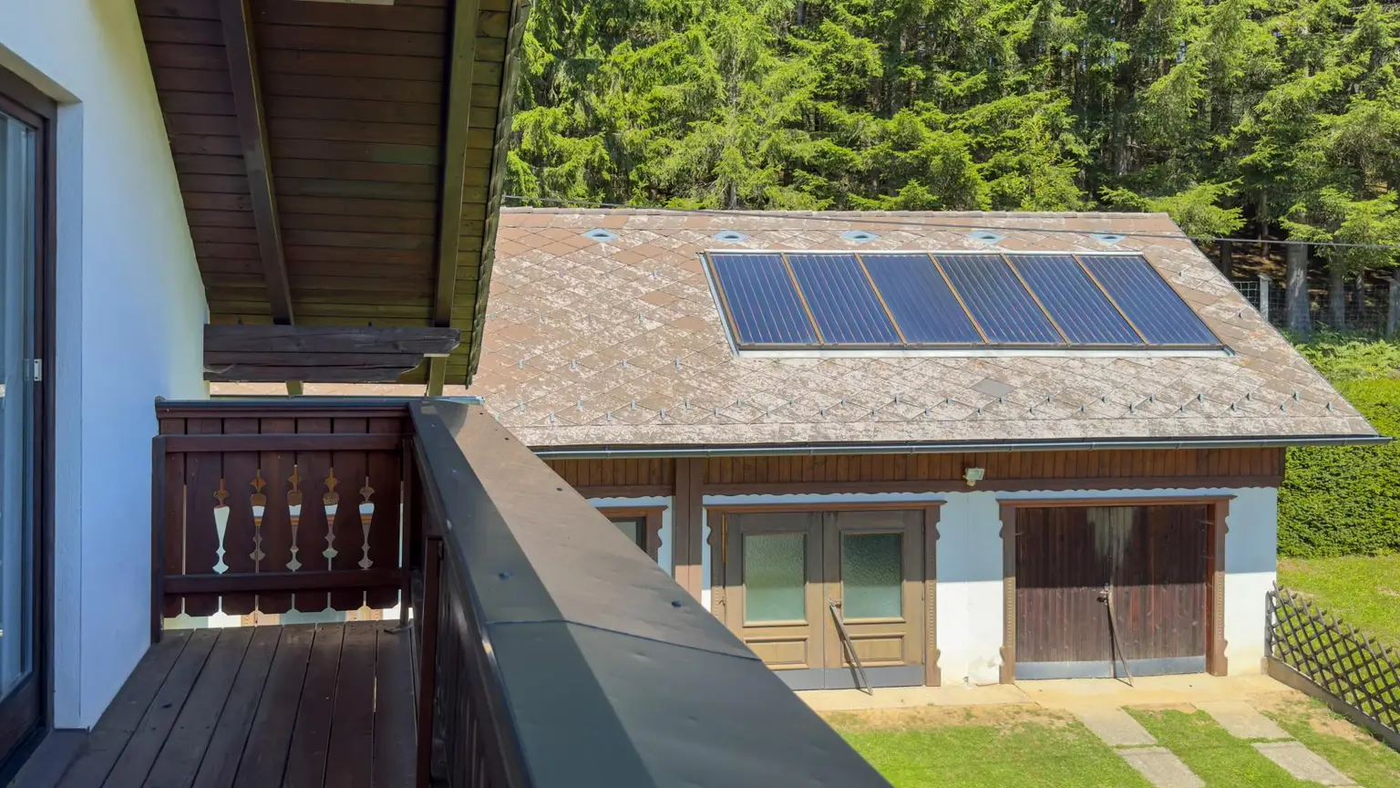 Großzügiges Einfamilienhaus am Dorfrand mit Nebengebäude und viel Potenzial