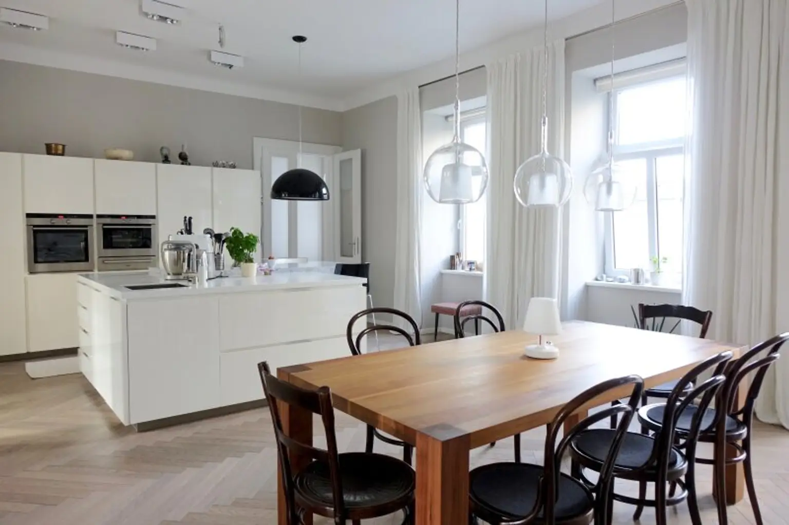 Altbau mit Terrasse und Wellness bei Schlosspark (U4)