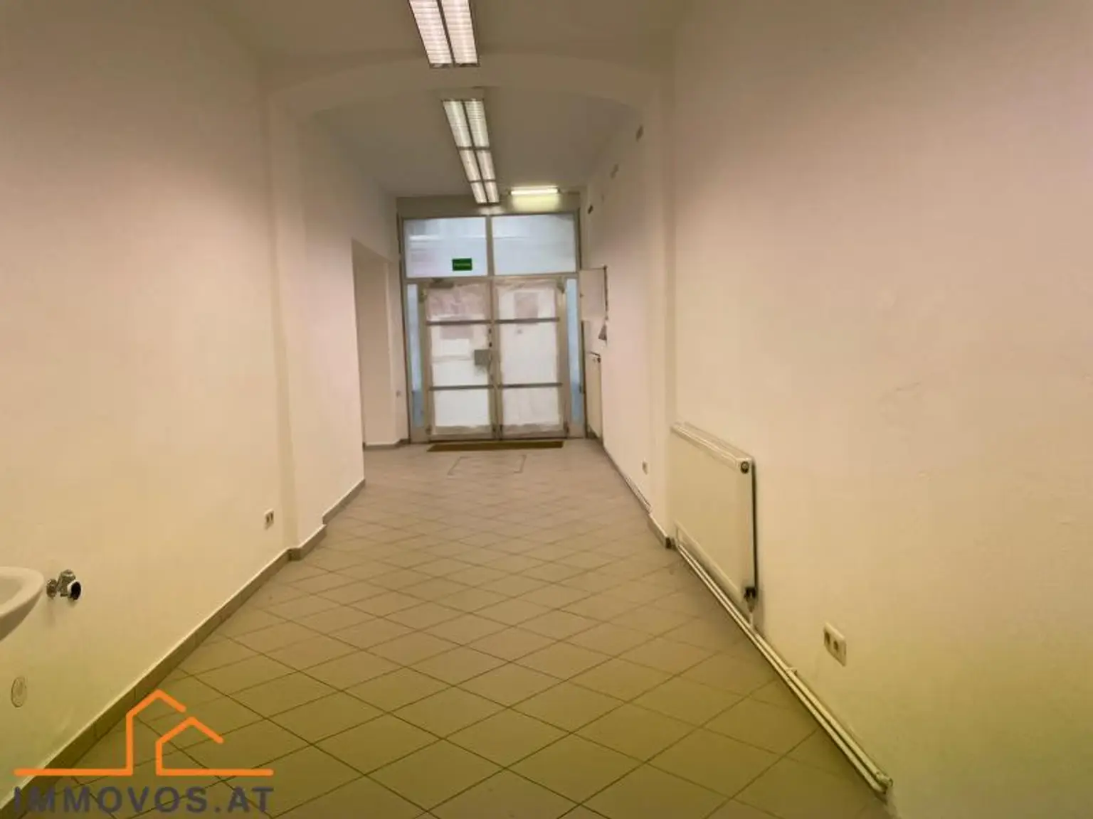 ***SANIERTES LADENLOKAL IN MARKTNÄHE***