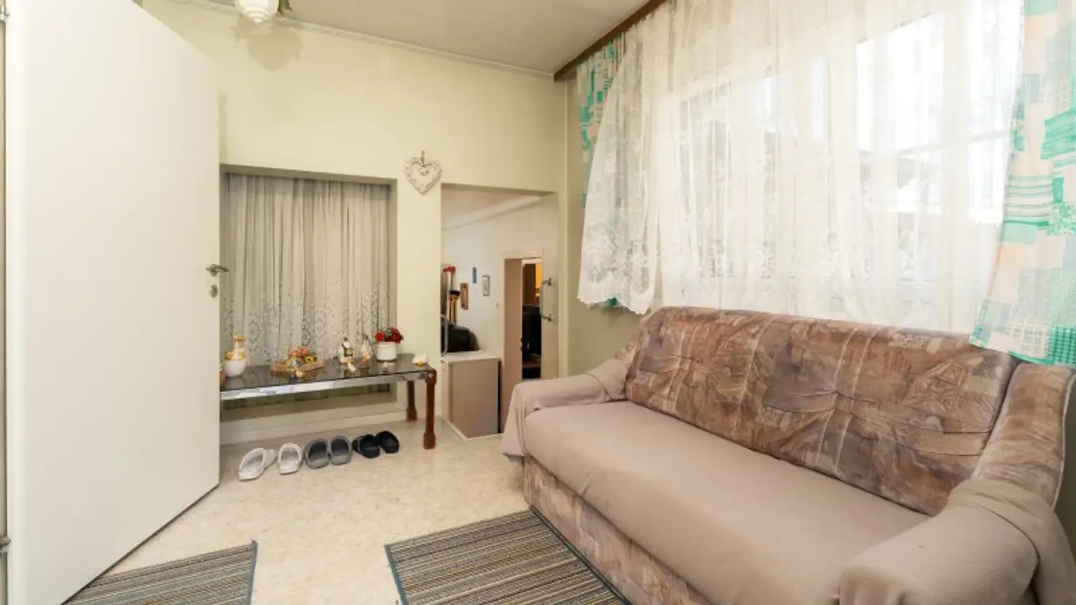 Sanierungsbedürftiges Haus in Untersiebenbrunn! Rohdachboden mit Ausbaupotential!