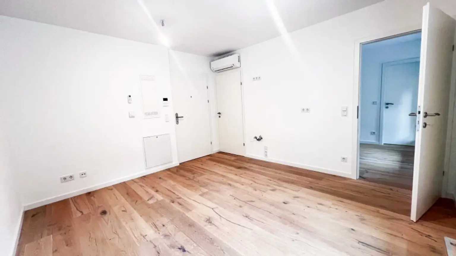 KLEINER 2-ZIMMER TRAUM MIT GROSSZÜGIGER FREIFLÄCHE