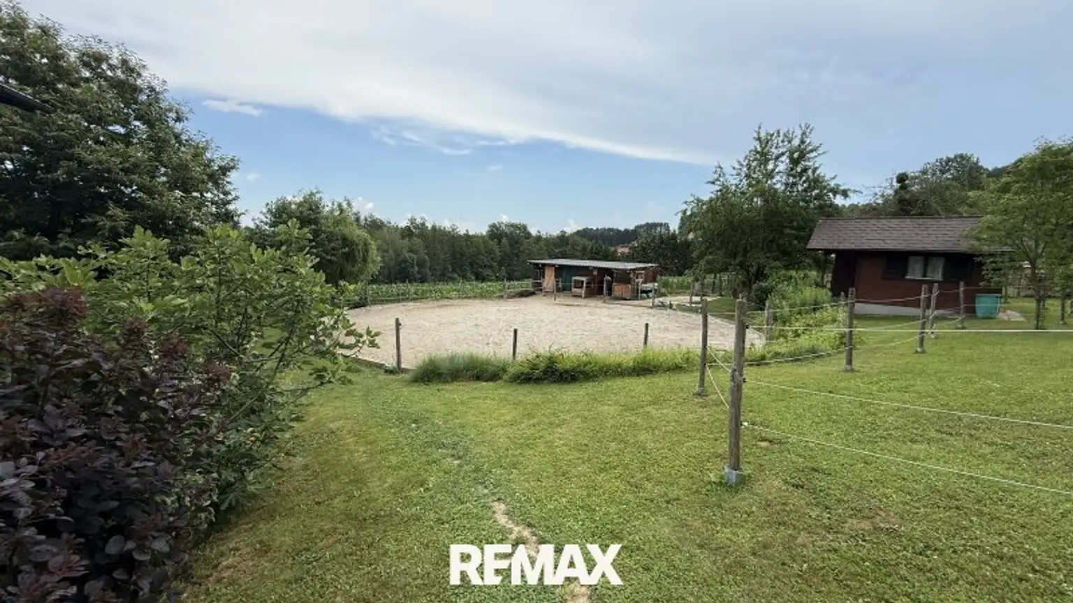 Garten mit Pferdekoppel