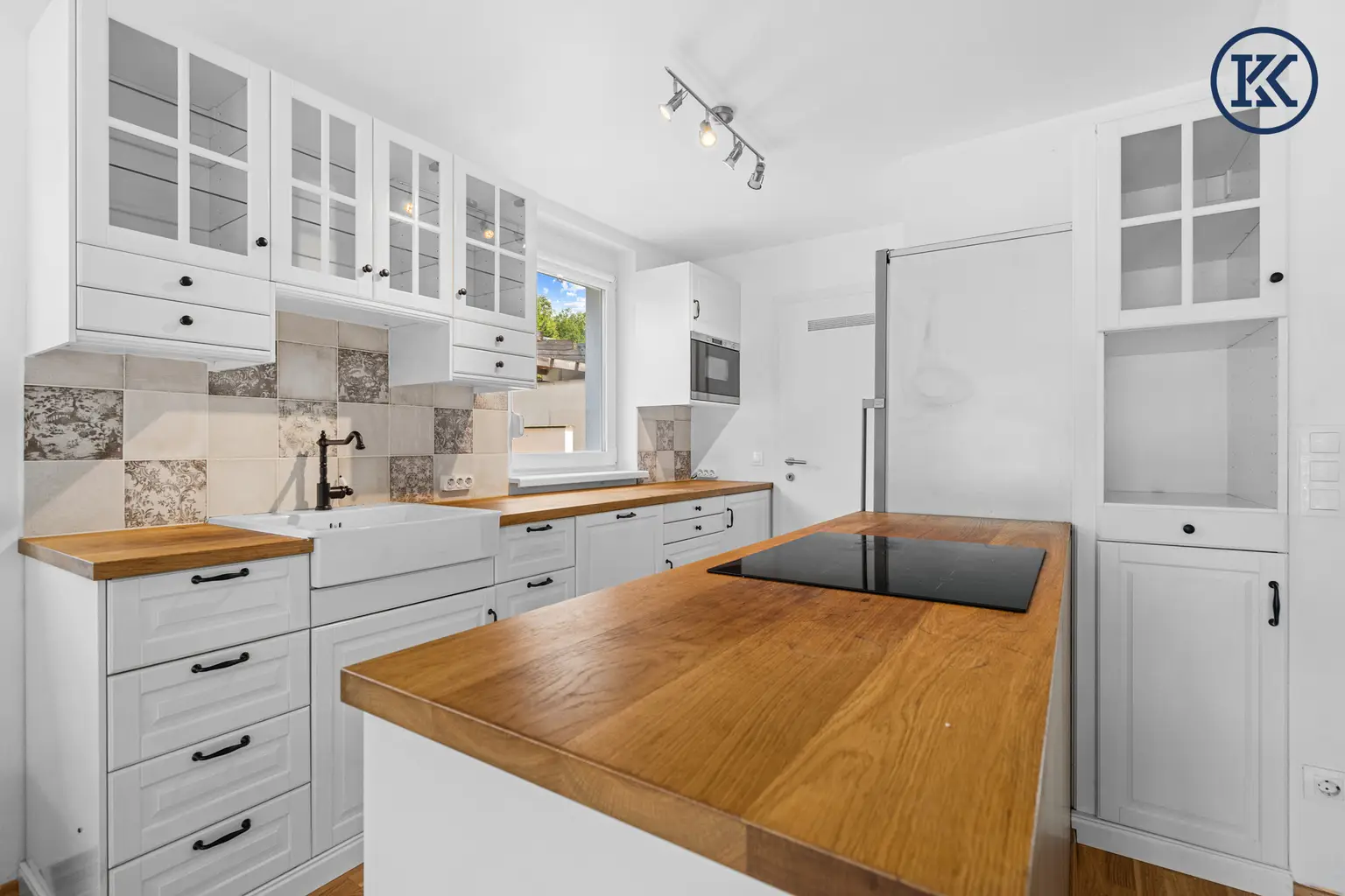 Zuhause im Grünen – Lichtdurchflutete Wohnung mit Dachterrasse & Gartenoase