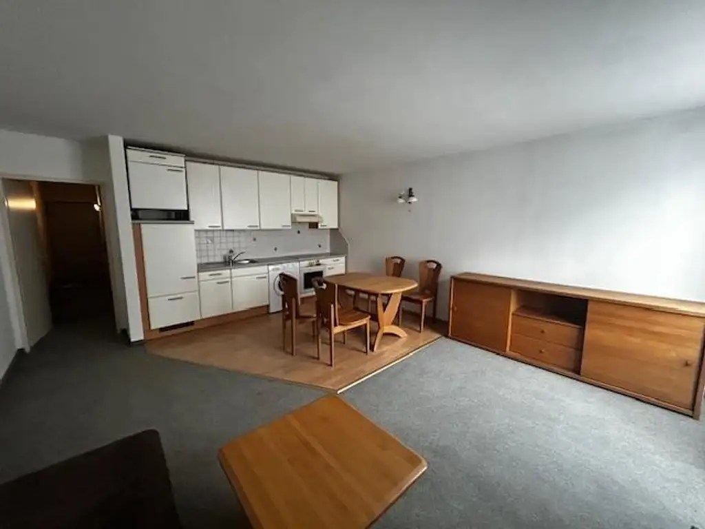 "Top - 2 Zimmer mit Garage"