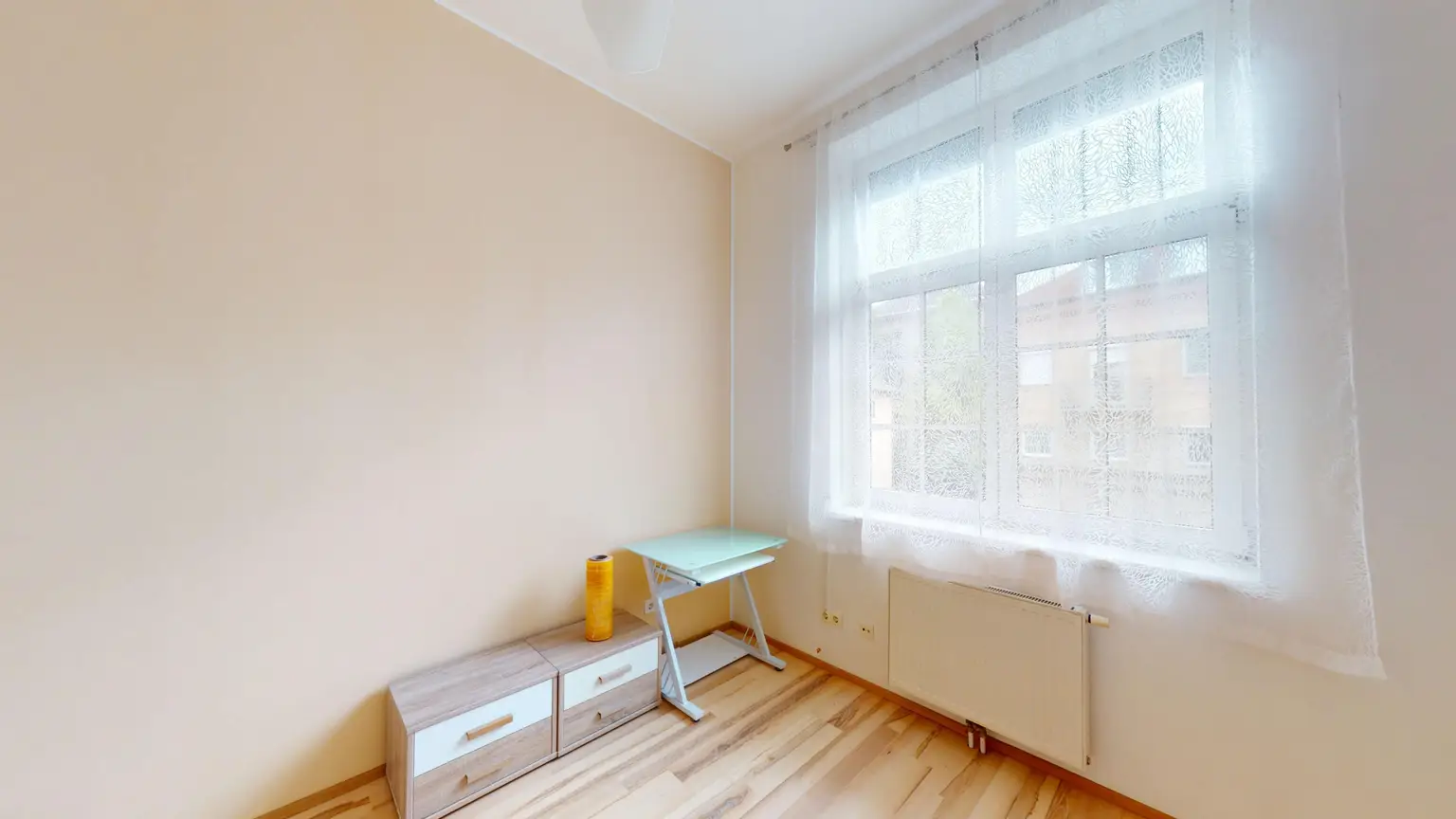 Sehr helle Maisonette-Wohnung mit Terrasse & Garten in zentraler Lage von Korneuburg – Wohnen im generalsanierten Backsteinbau