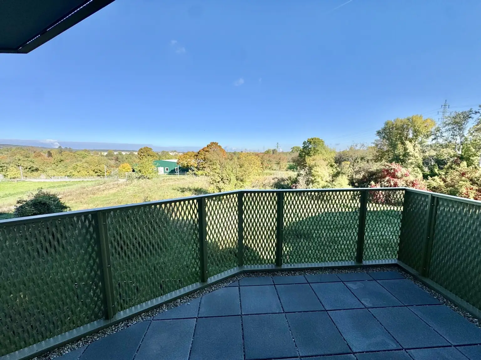 Hirschfeld: neu und provisionsfrei - Schnäppchen Hit mit Balkon