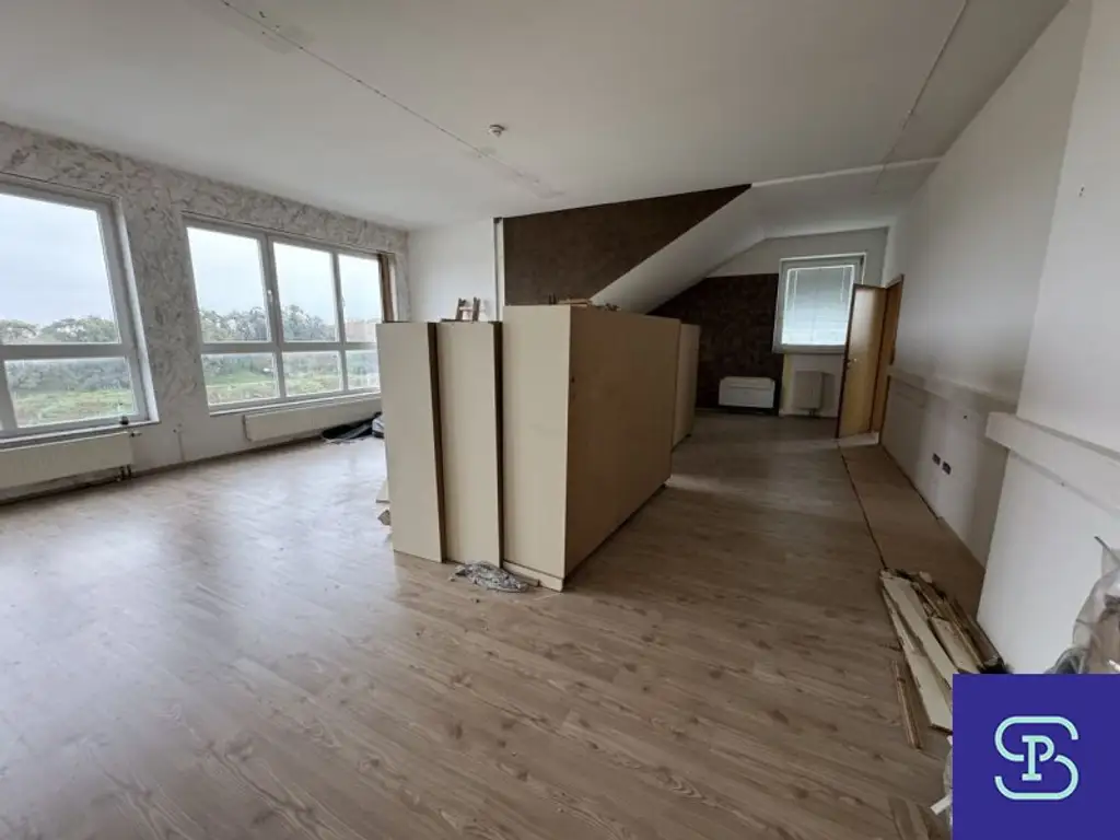 Preiswerte 72m² Büroeinheit mit Hauszentralheizung Nähe Rautenweg - 1220 Wien