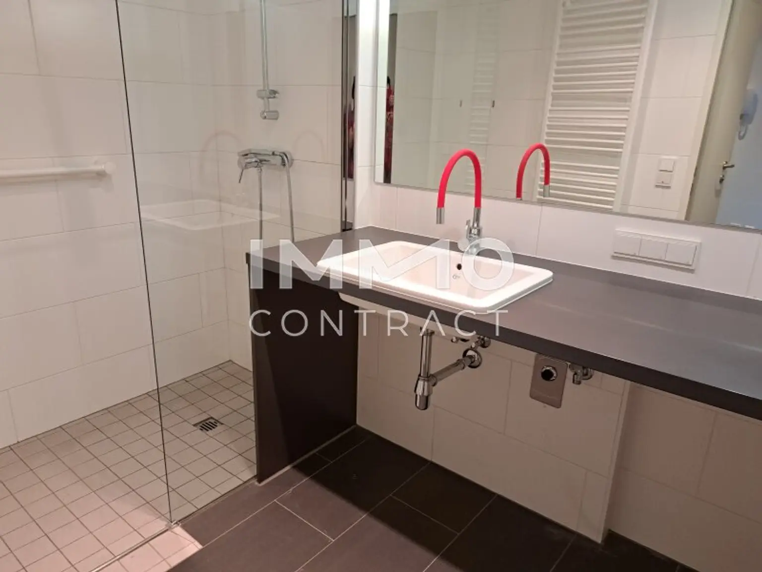 Herrliches Bad mit Walkin Dusche