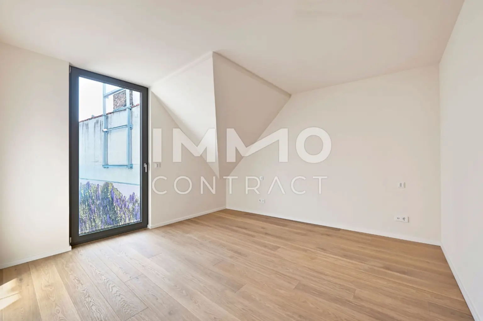 NEW! Modernes Dachgeschoss mit großer Loggia und Weitblick. ERSTBEZUG!