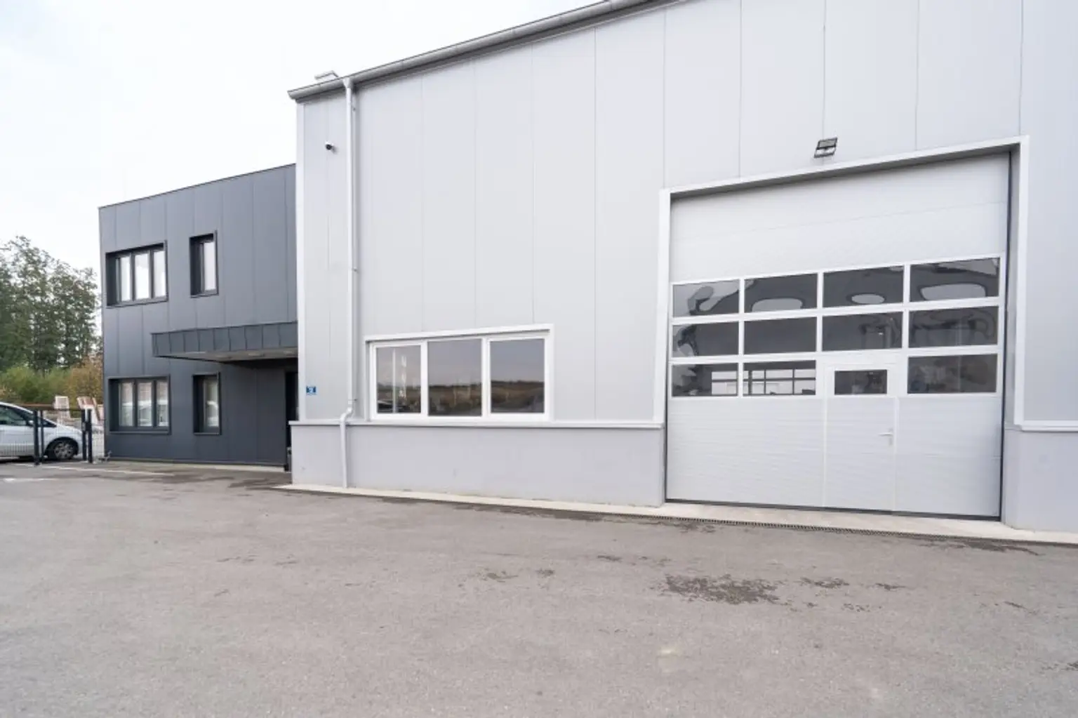 Gewerbeobjekt TOP 1 mit Werkstatt und Büros in Buchkirchen zu kaufen!