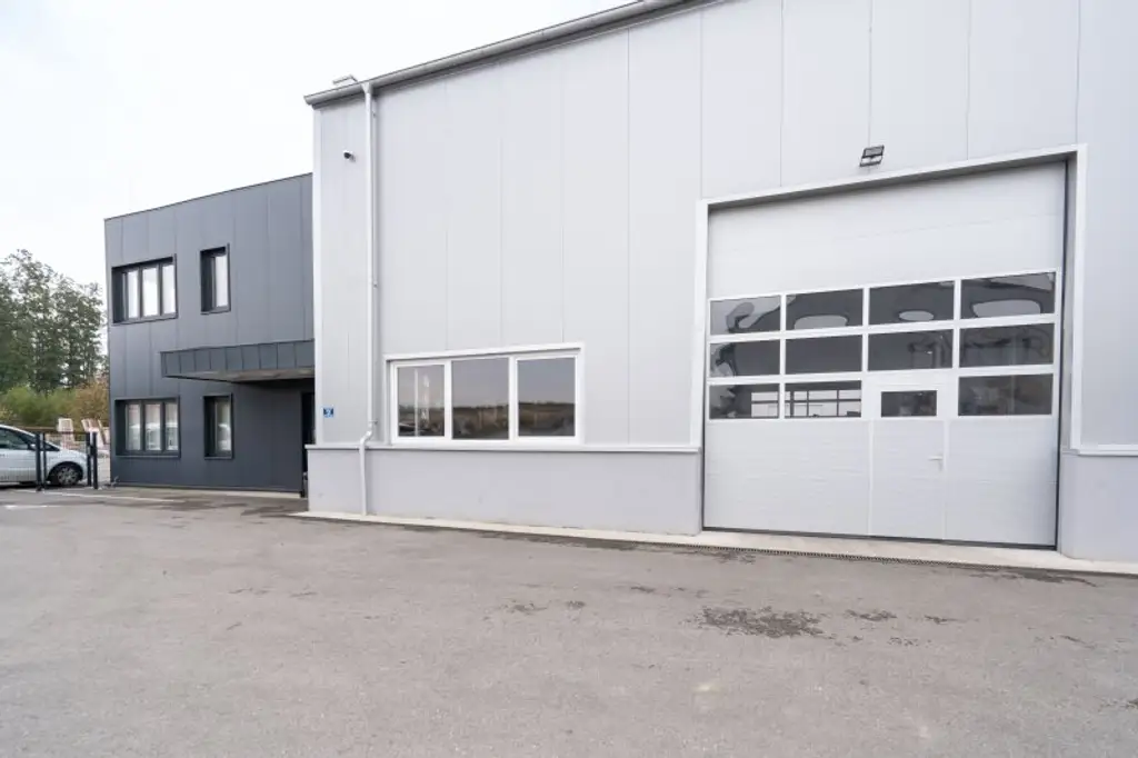 Gewerbeobjekt TOP 1 mit Werkstatt und Büros in Buchkirchen zu kaufen!