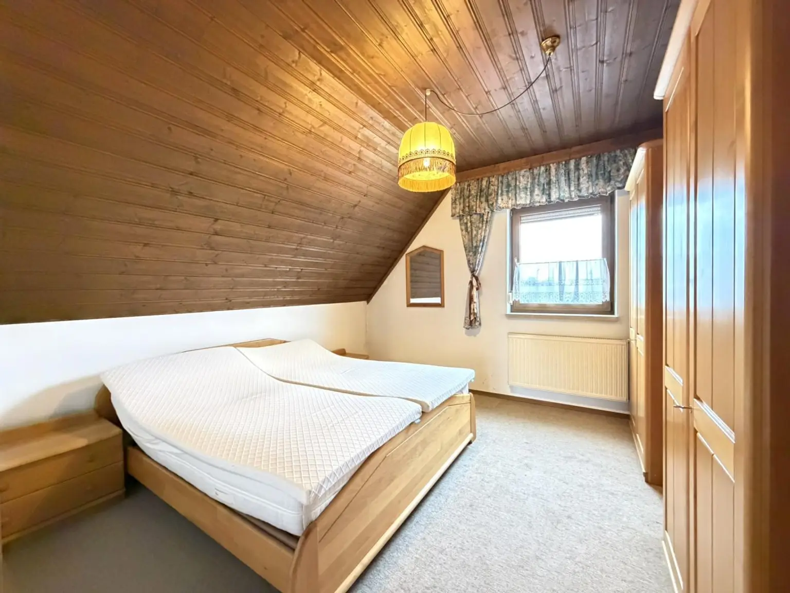 18 OG Schlafzimmer links