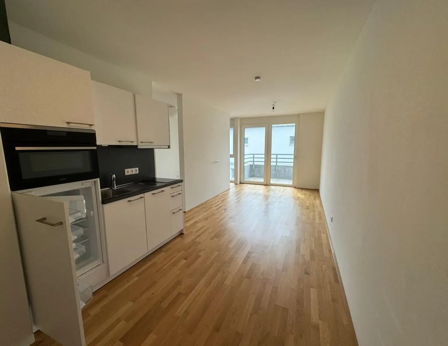 U4/U6 Nähe - Hofruhelage mit Balkon