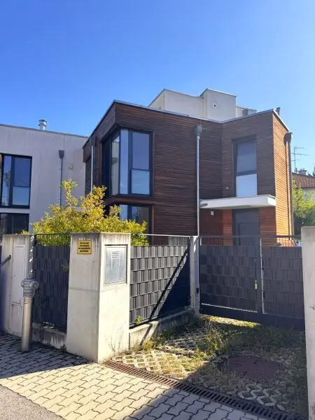 WUNDERSCHÖNER FAMILIENSITZ IN ABSOLUTER GRÜNRUHELAGE