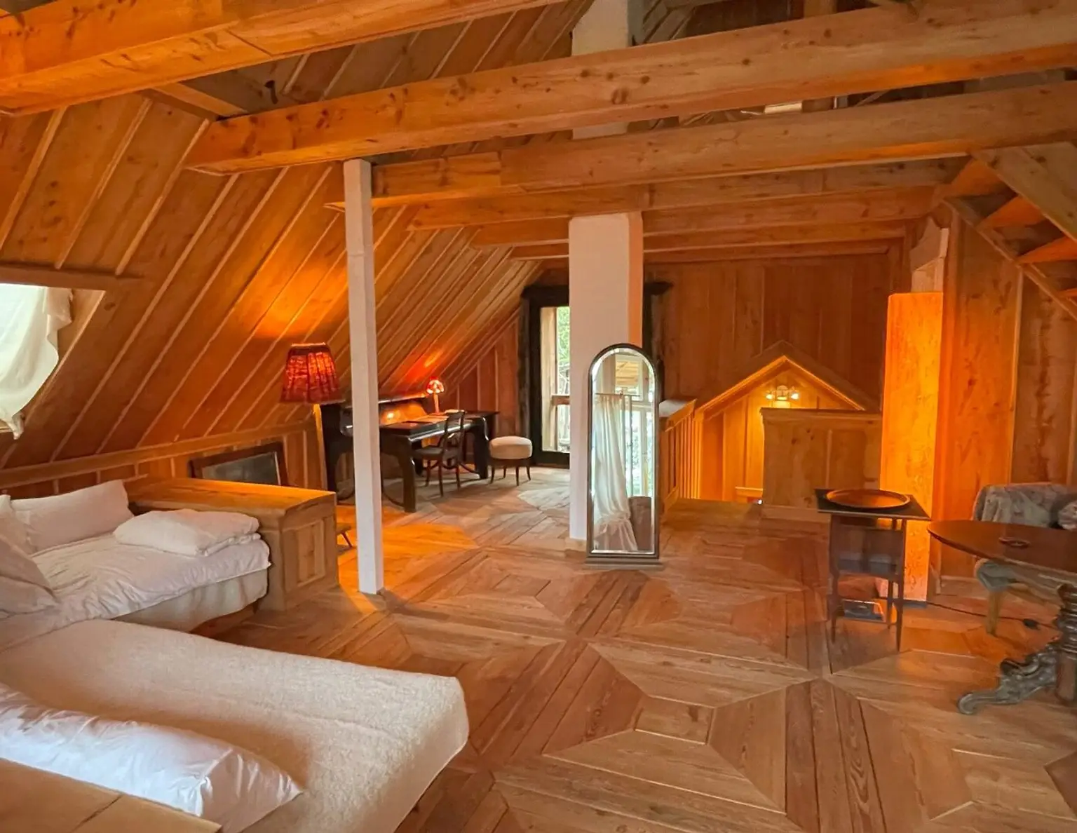 Märchenhaftes Ferienhaus mit großem Garten und Aussichtsterrasse in Szigliget am Balaton