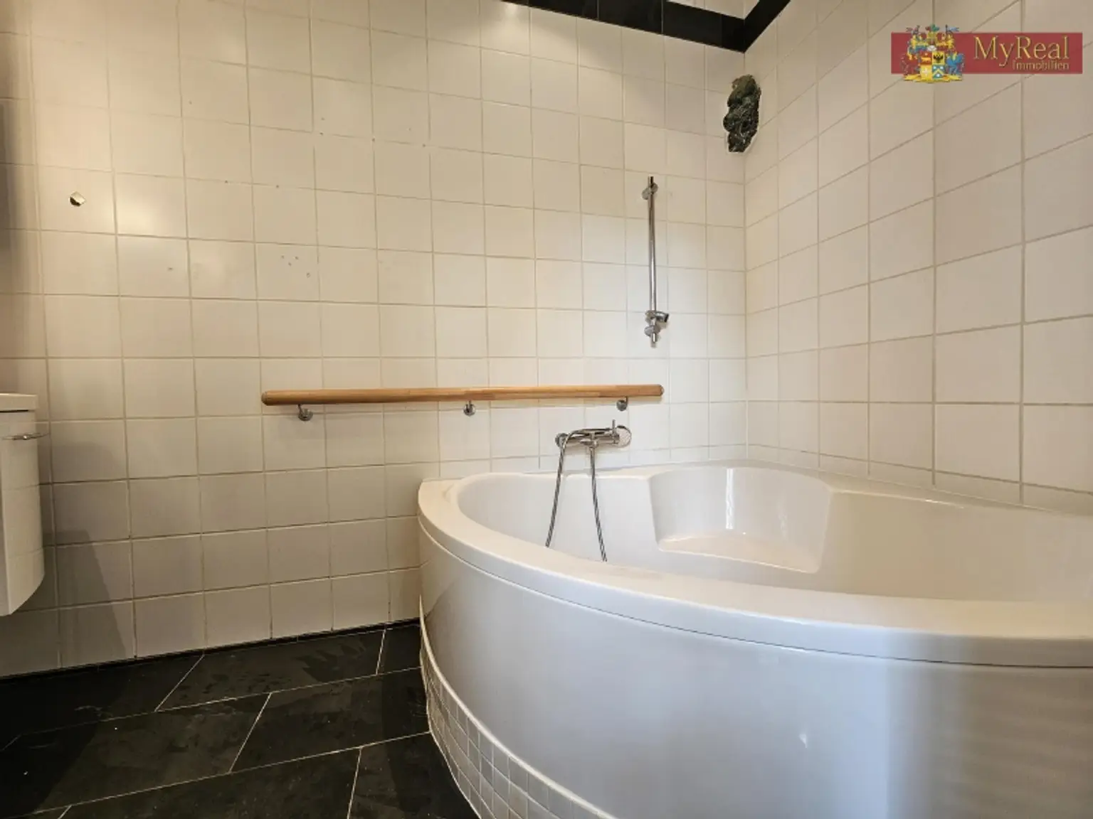 Große ruhige 3 Zimmer-Raucherwohnung