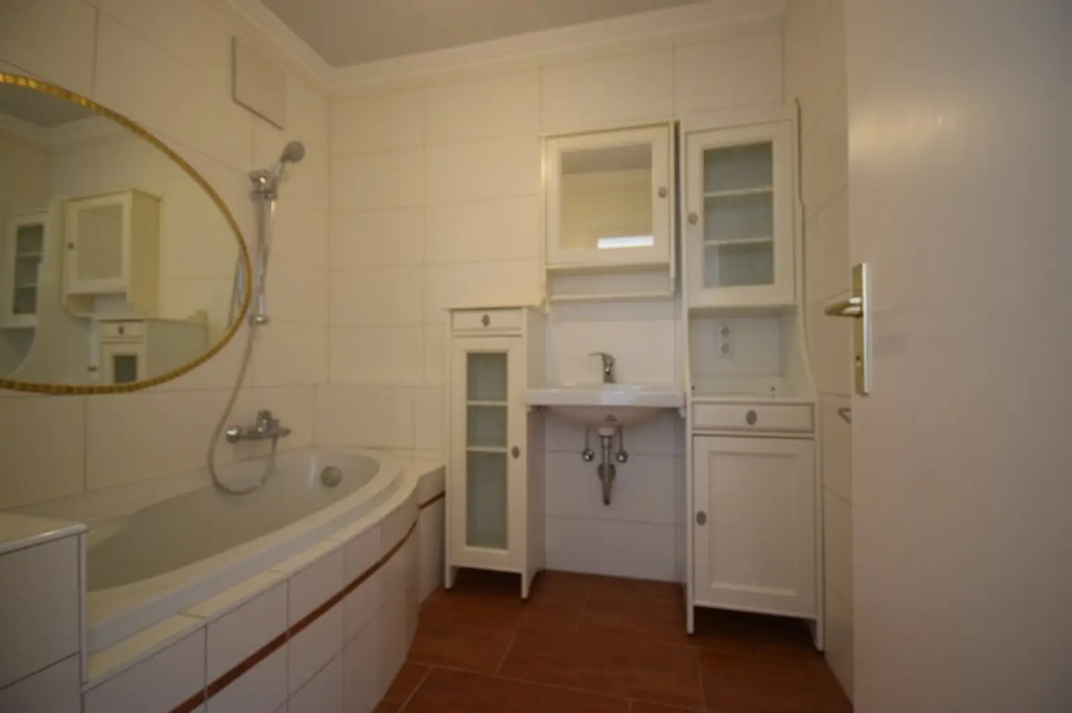 Badebereich - Gediegene 3 Zimmer Wohnung mit Balkon und Gartennutzung Miete Oberndorf bei Salzburg