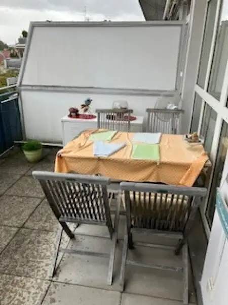 Schöne, sonnige Maisonette 3-Zimmer-Wohnung mit großer Dachterrasse sowie 2 Balkonen und 2 PKW-Abstellplätzen in Salzachnähe/Josefiau zu verkaufen