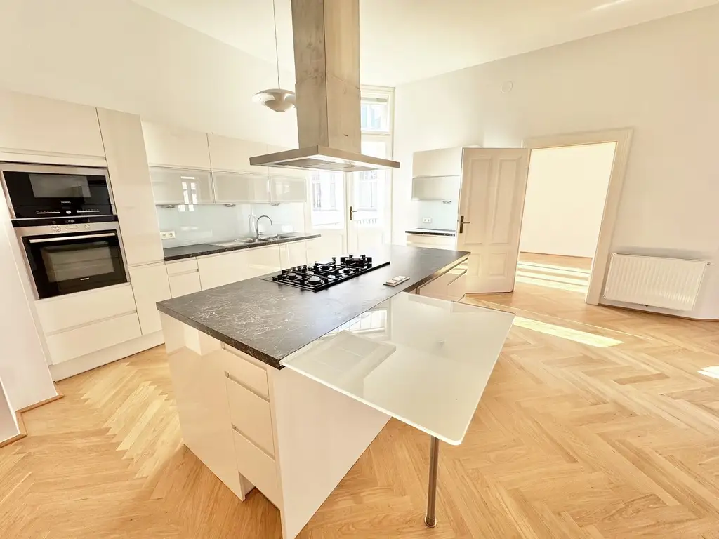 TOPLAGE | TRAUMHAFTE ALTBAUWOHNUNG MIT BALKON | HELLE 4 ZIMMER | U-BAHN-NÄHE