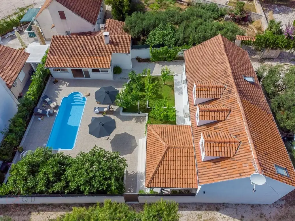 Stilvolles Haus in Milna – Mediterranes Lebensgefühl mit Investitionspotenzial