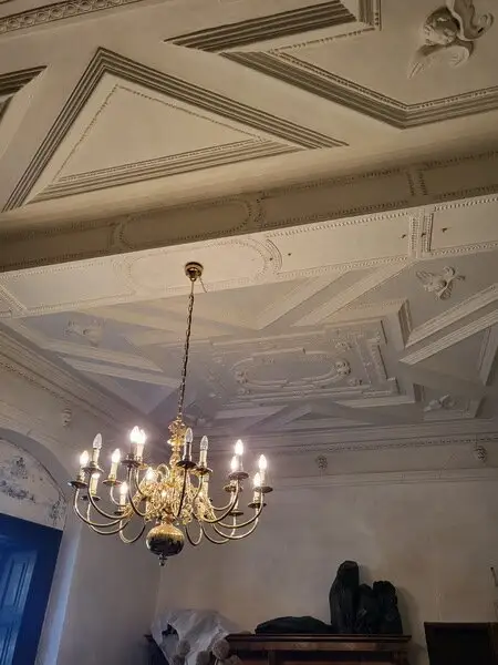 Renaissance-Schloss auf 15 ha Grund – seltene Gelegenheit für touristische Nutzung oder Family Office