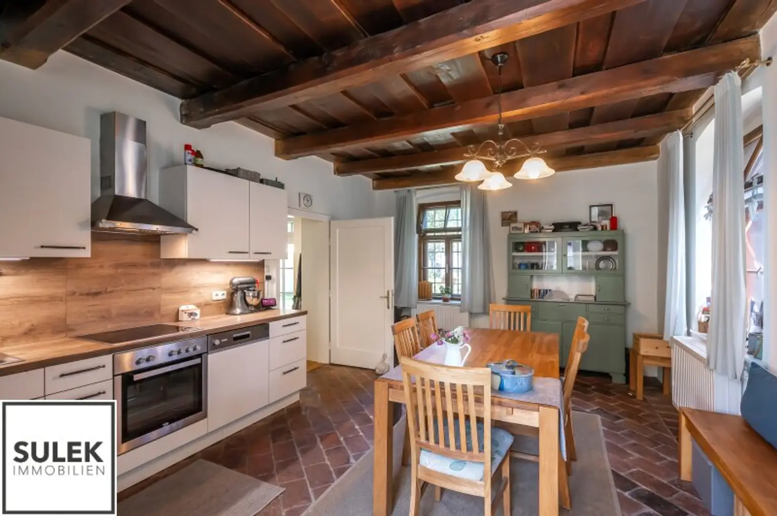 charmantes Einfamilienhaus mit dazugehöriger Einliegerwohnung in Petronell - ab 1.11.2025