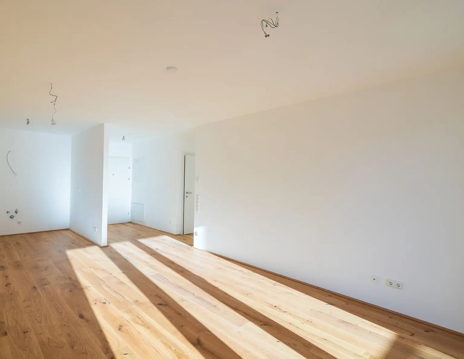 Stadtnahes Wohnglück: Investieren Sie in zeitgemäße Neubauten am Stadtrand