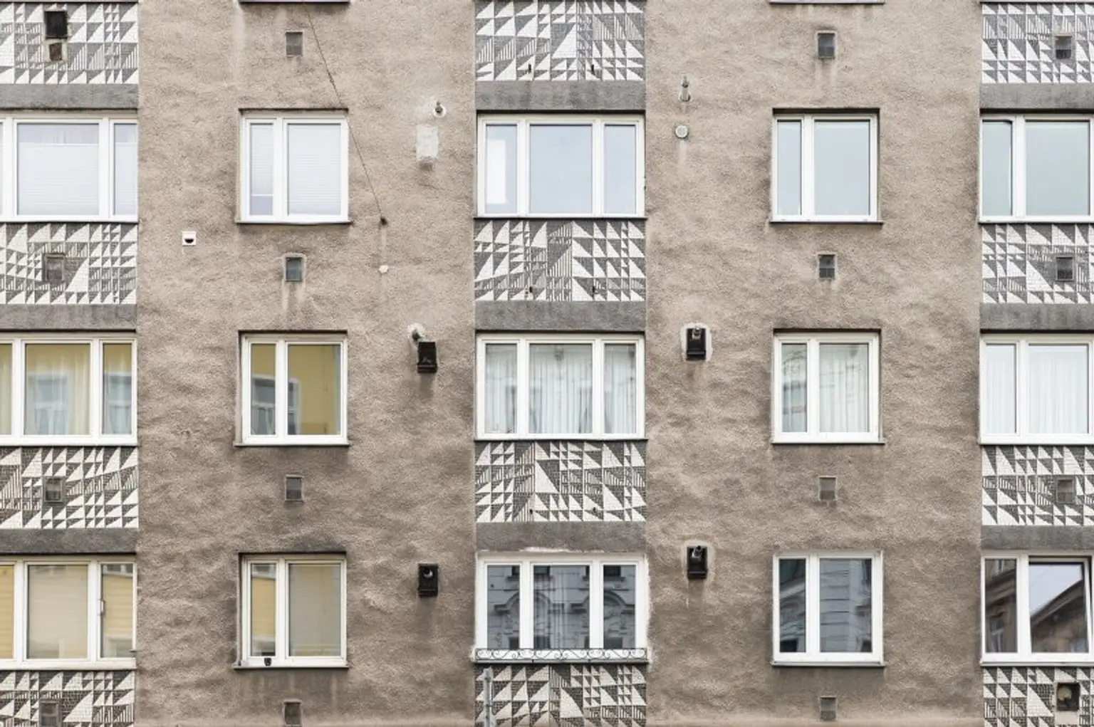 Nahe Schönbrunn! Hofseitige 2-Zimmer-Wohnung im 15. Bezirk zu vermieten!