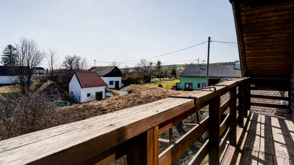 Potentialreiches Haus mit spitzen Weinkellerröhren in Groß-Schweinbarth