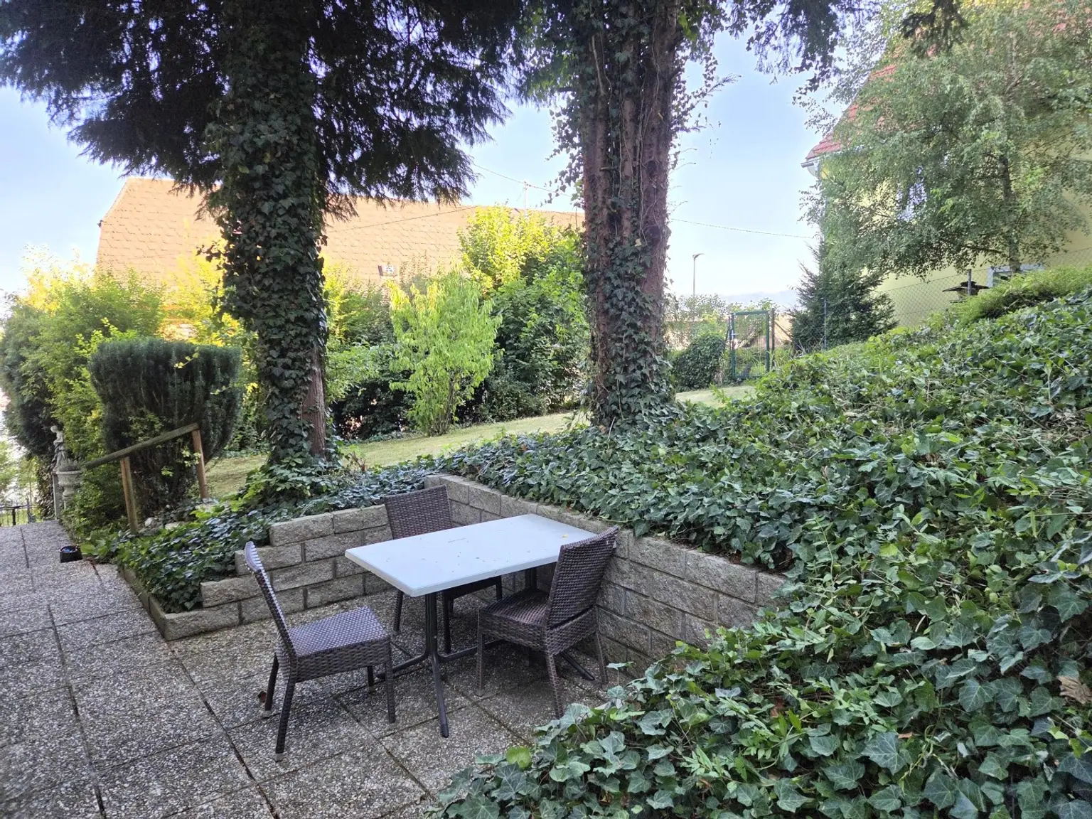 schattige Terrasse