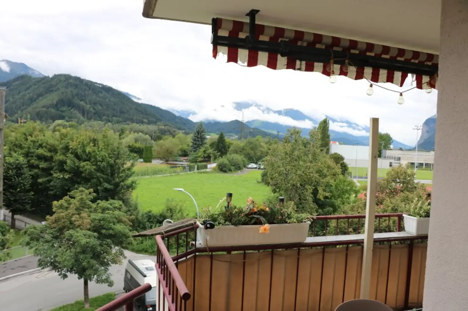 Geräumige Wohnung mit Balkon und TGAP bei der USI - befristet vermietet