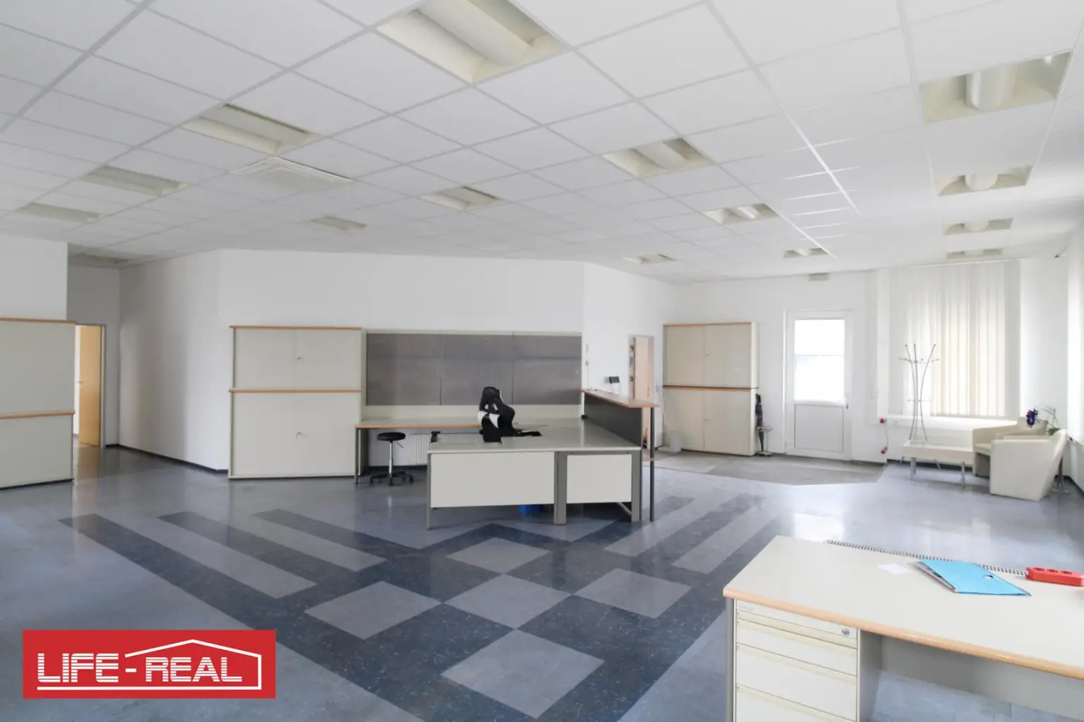 Vielseitig nutzbare Lagerhalle mit Büro im Gewerbegebiet Gramastetten