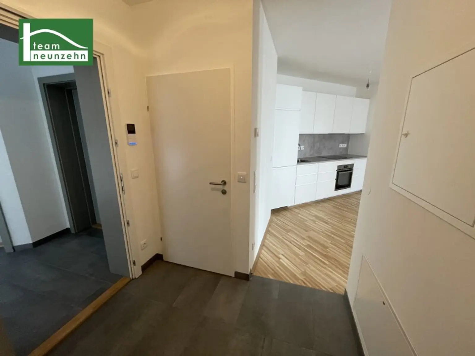 FLAIR City living - Moderne Wohnung mit großen Zimmern und Abstellraum nahe S-Bahn Atzgersdorf in toller Anlage! Ab Jänner 2026!