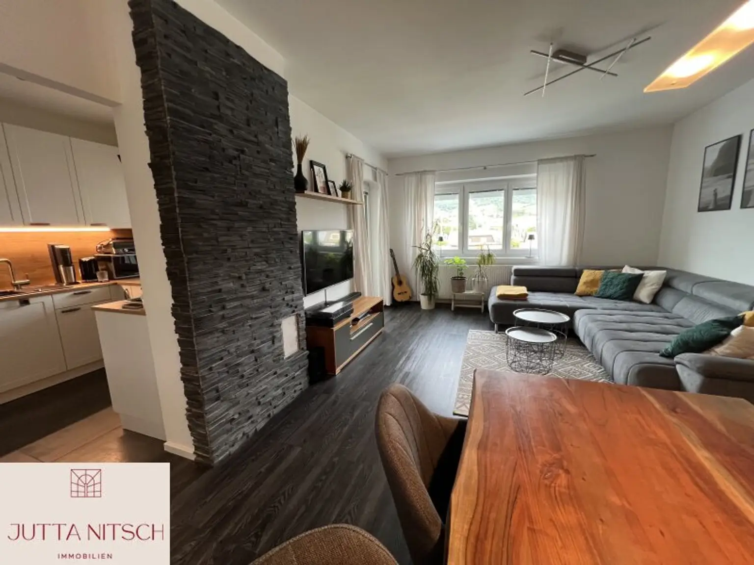 Schöne 3-Zimmerwohnung mit Balkon und Garagenplatz - über den Dächern von Gumpoldskirchen