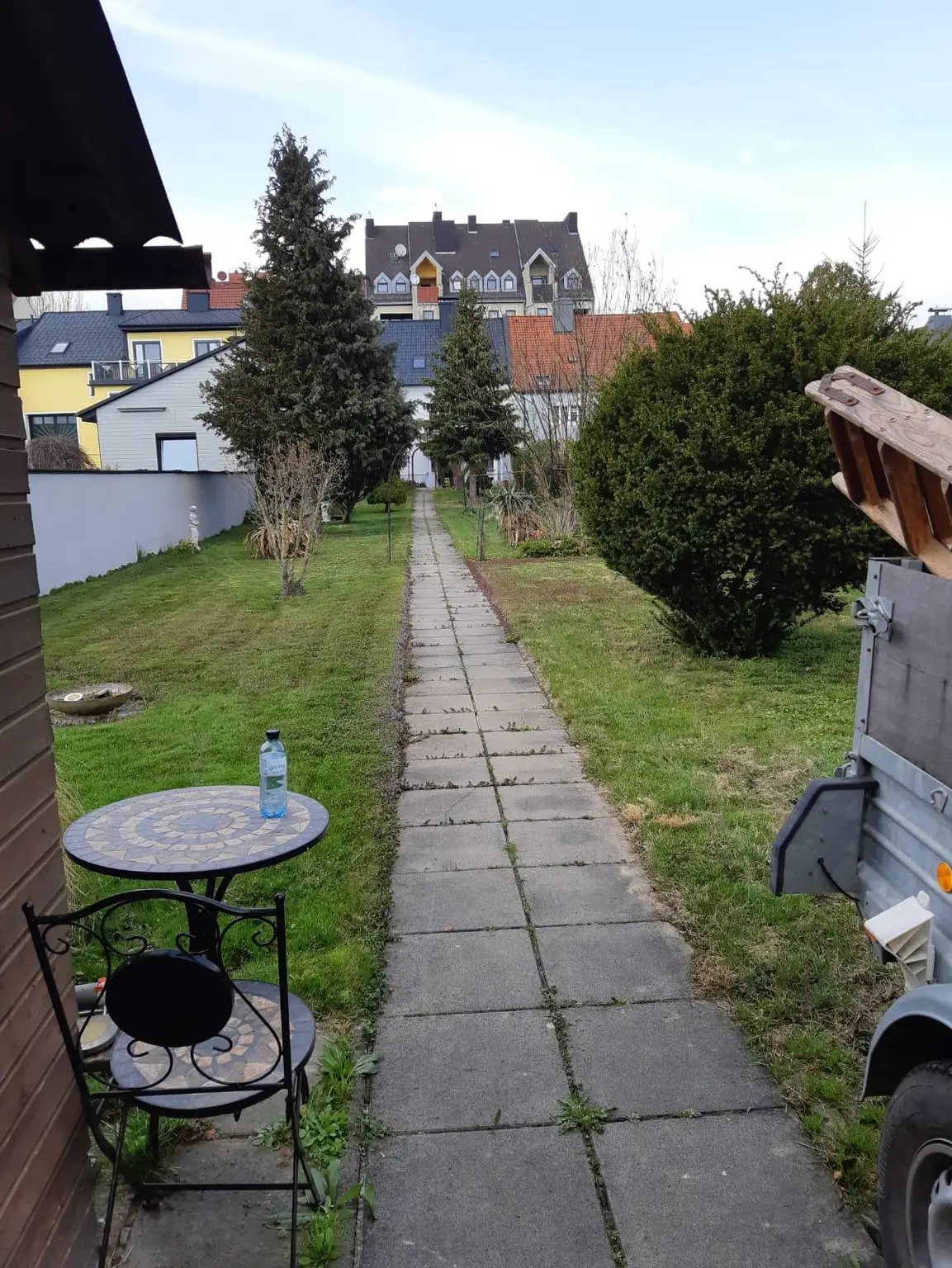 EIN ZUHAUSE MIT FREIRAUM - WOHNHAUS MIT GROSSEM GRUNDSTÜCK