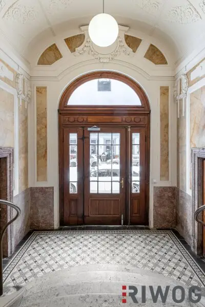 Einmalige Dachgeschosswohnung am Naschmarkt – Mit Vision veredelbar zum 215 m² PENTHOUSE-Juwel mit einmaligen 360°-Blick über Wien