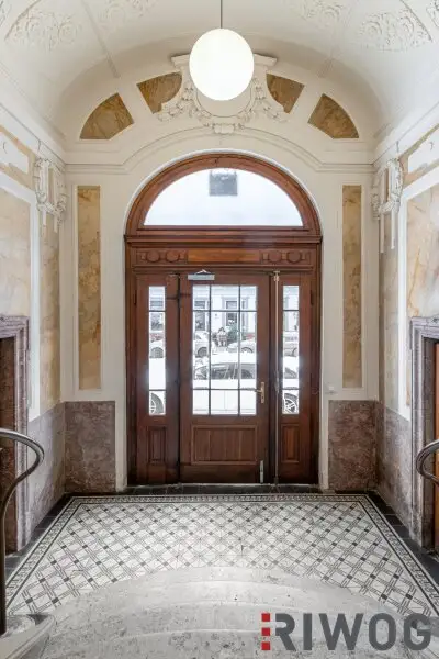 Einmalige Dachgeschosswohnung am Naschmarkt – Mit Vision veredelbar zum 215 m² PENTHOUSE-Juwel mit einmaligen 360°-Blick über Wien