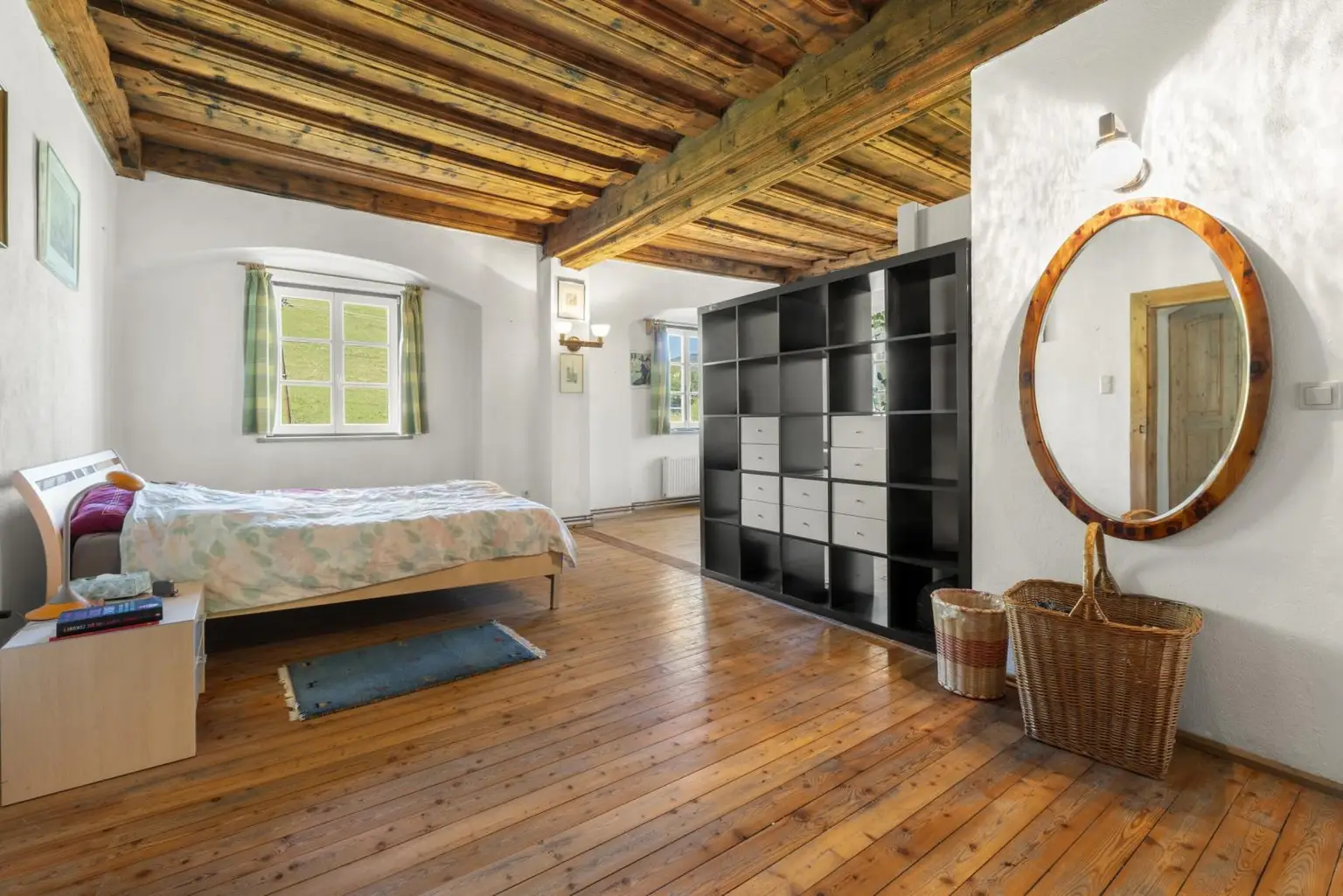 Ferienwohnung mit Holzdecke