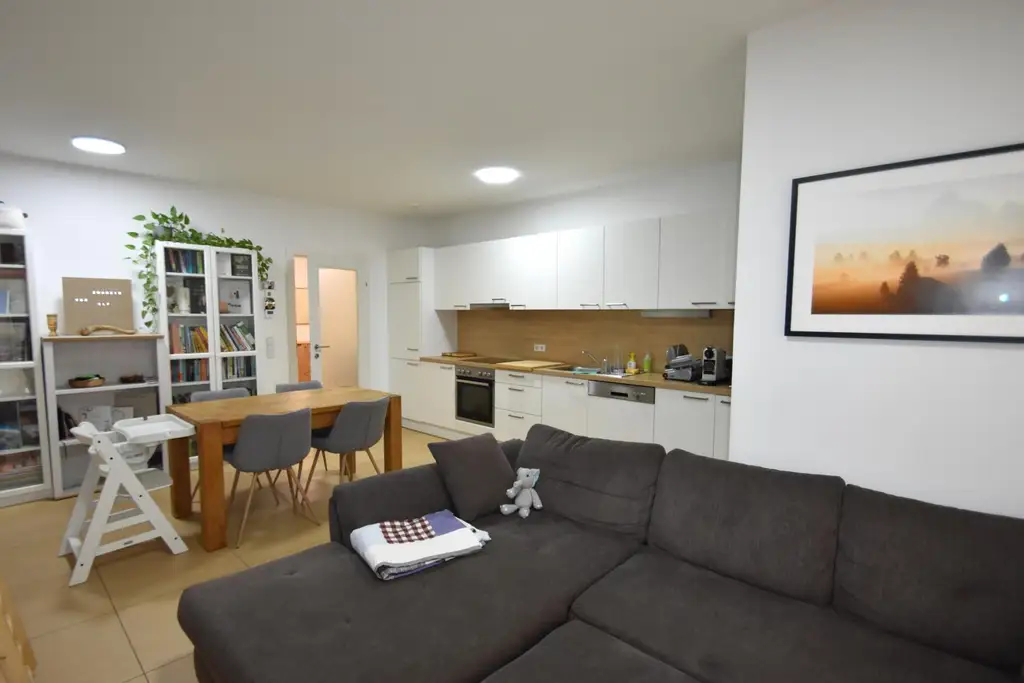 Moderne und barrierefreie Wohnung - mit Garten und Carportstellplatz