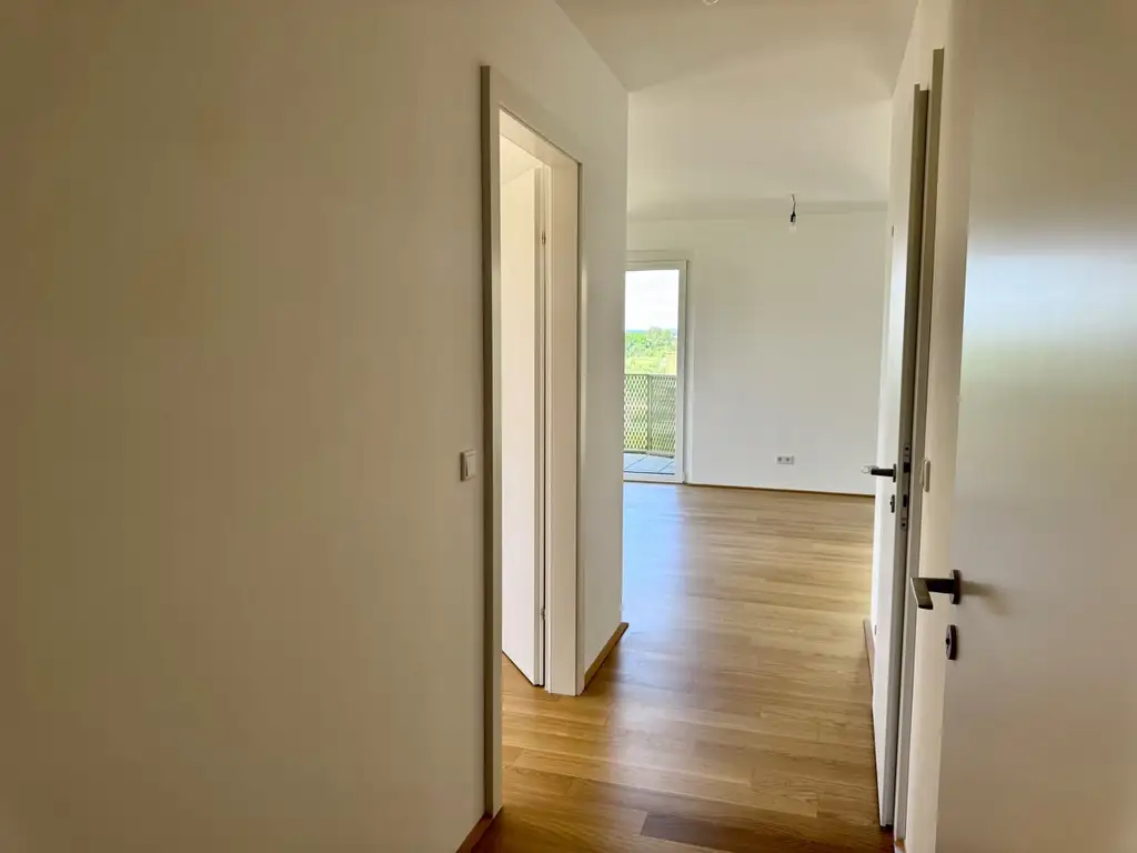 Hirschfeld: U1 Leopoldau - Günstig und hochwertig: 3 Zimmer Wohnung mit Balkon