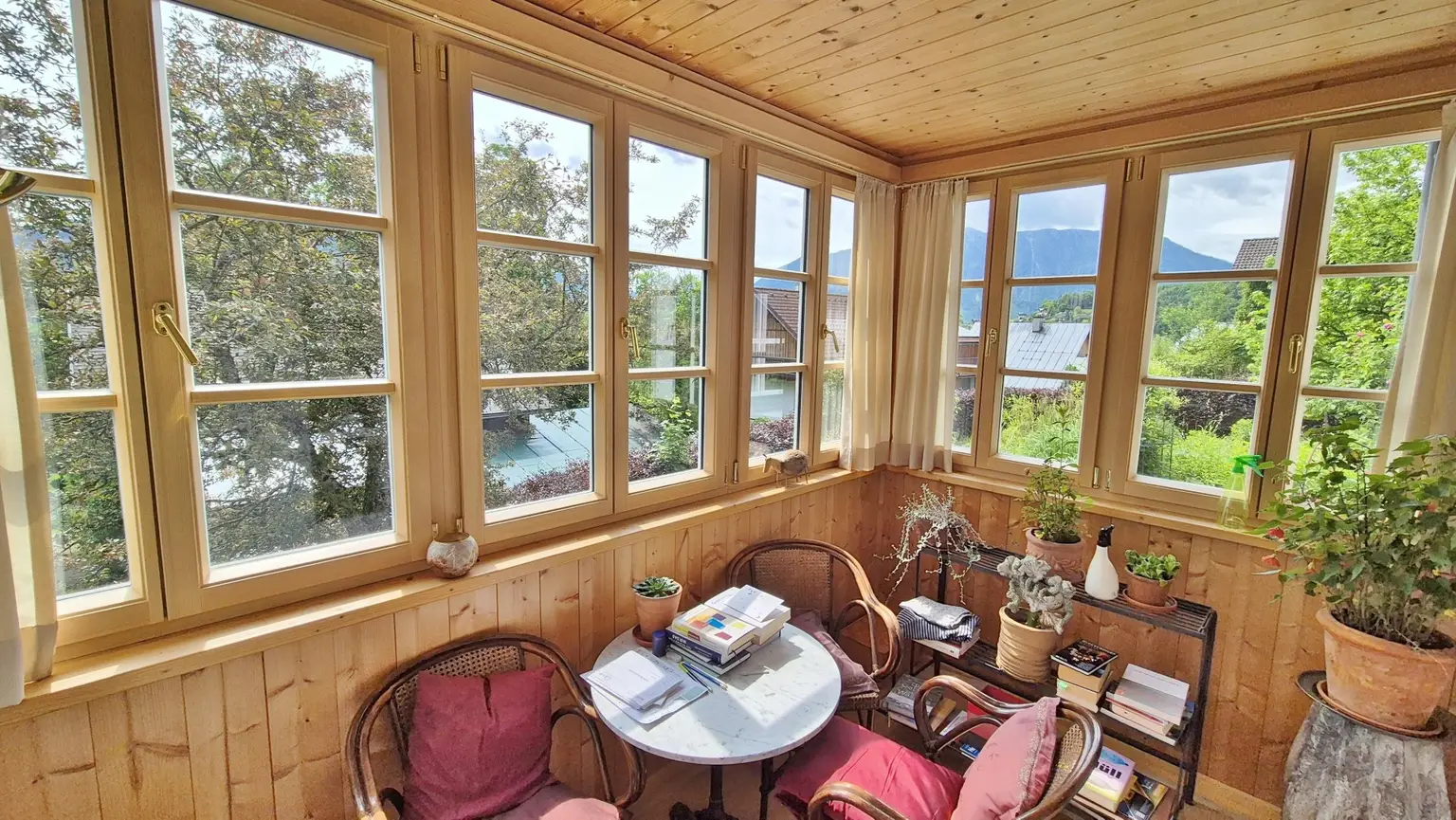 Altaussee: Haus mit Seeblick, Traumgarten, Carport